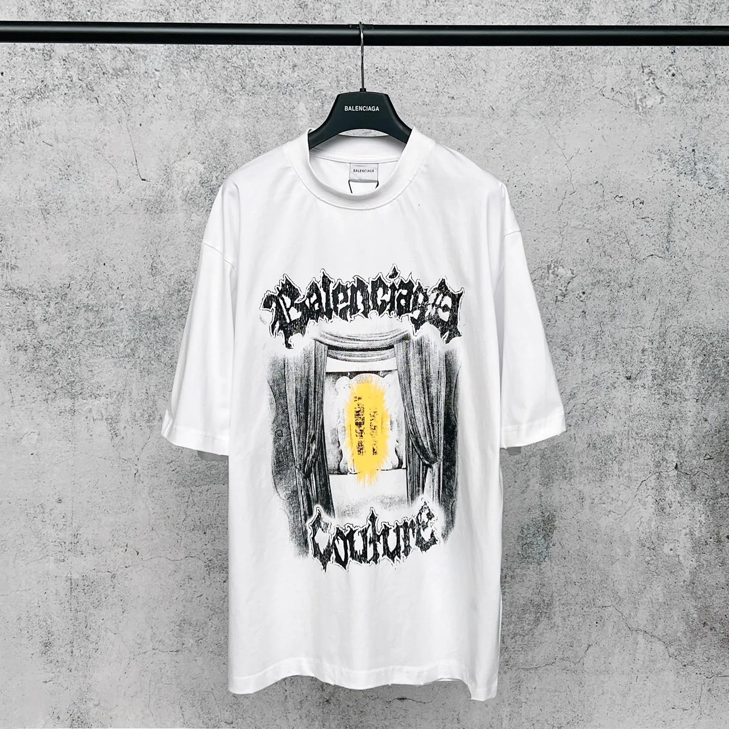 【 . Quality】BALENCI*GA/ .SS 26 New Arrival salon de couture T 。 . Authentic ， 。 ZP 。 260 ， . ， ，。 。 。 ， 。 OS . Same Style ：BL 263765 ：Black，White Size：XS S M L